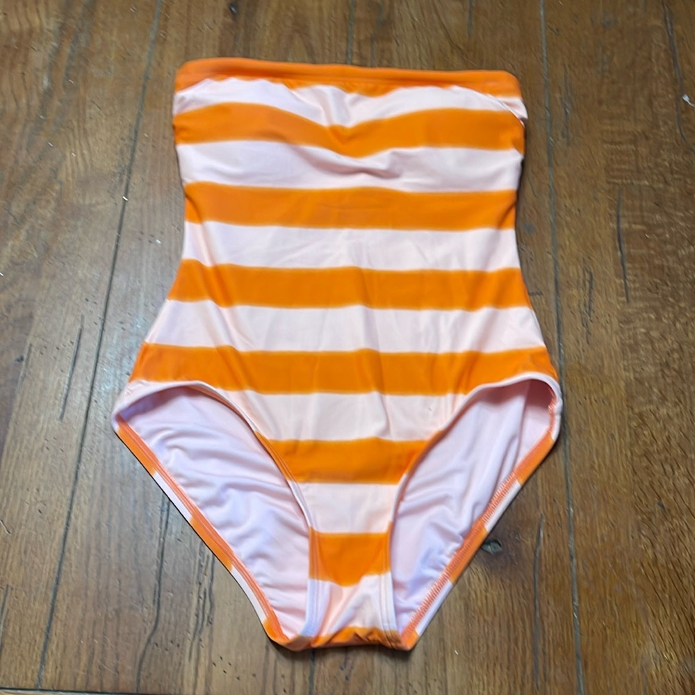 Kate Spade One-Piece Size XS Swimsuit/Bathing suit- like new- no strap
